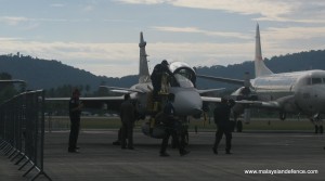 RTAF Gripen being prepared on the opening day of Lima 2011