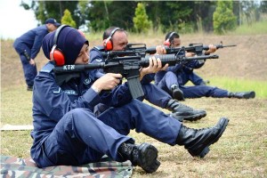 RMAF personnel shooting the M4A1 Carbine, MAF Standard Rifle.