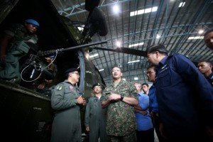 A Nuri armed with a 12.7mm machinegun during a visit by Defence Minister Datuk Seri Hishammudin Hussein in late 2014.