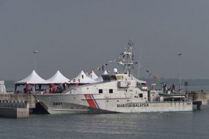 KM Perwira, one of the two Bay class patrol boats donated to MMEA by Australia. It is likely that the Bay class was the design proposed for the tri-nation VLPV project  in the late 80s.