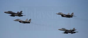 Two Hornets and Fulcrums flies in the same formation for the flypast. Note the lead Hornet - M45-01 - is painted in the darker grey meaning its optimised for air-to ground role while the second - M45-06 in the lighter air defence grey paint. The Fulcrums are M40-10 and M40-16 respectively.