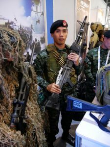 A PNP Special Forces trooper with an M60 GPMG.